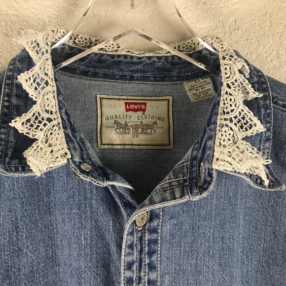 Vintage Levi's Chambray Denim Shirt Shacket Oversized Upcycled Doily Lace Boho L - Picture 5 of 16